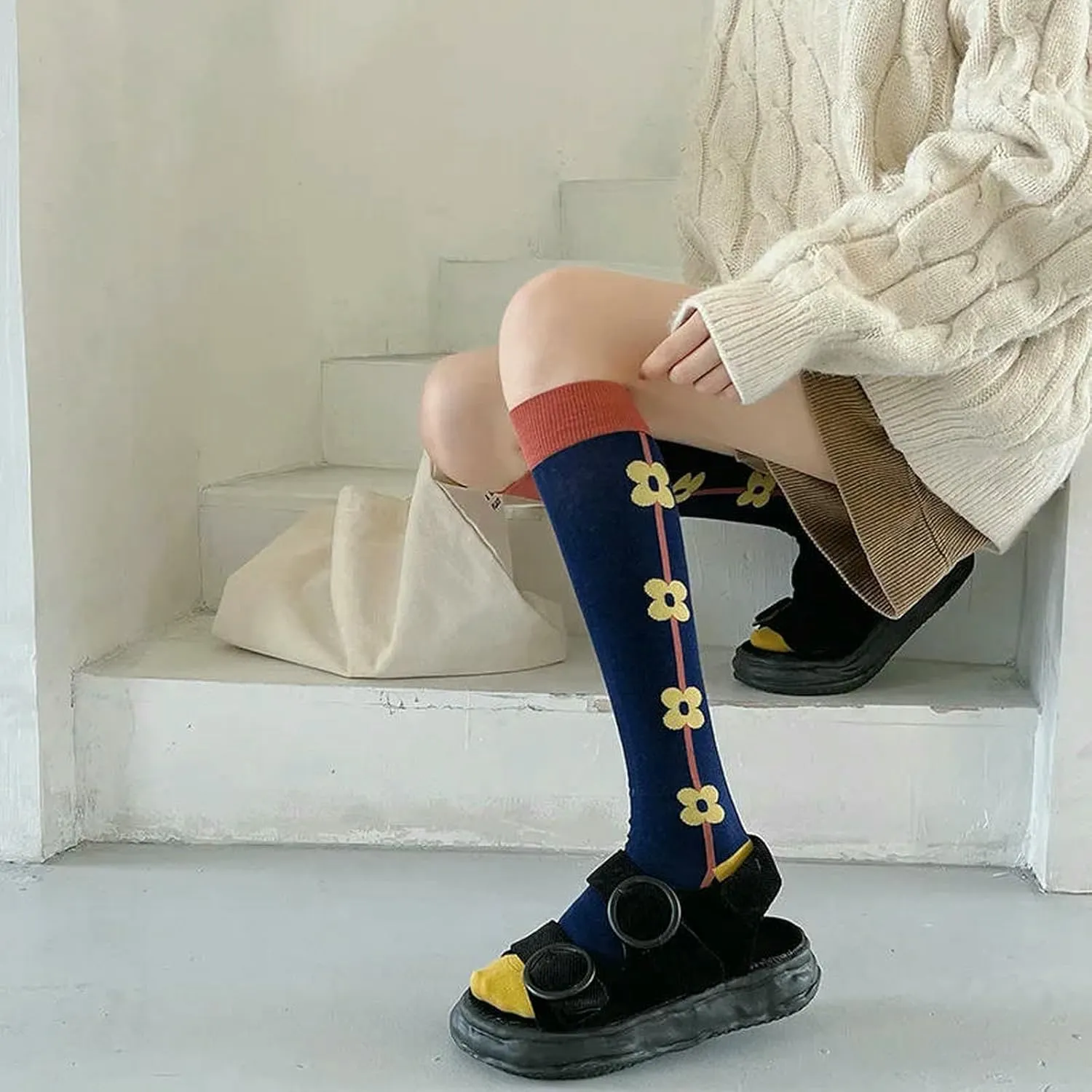 Casual Fashion Calf Socks Abstract Art Knee-Length Beautiful Legs Long Tide Socks