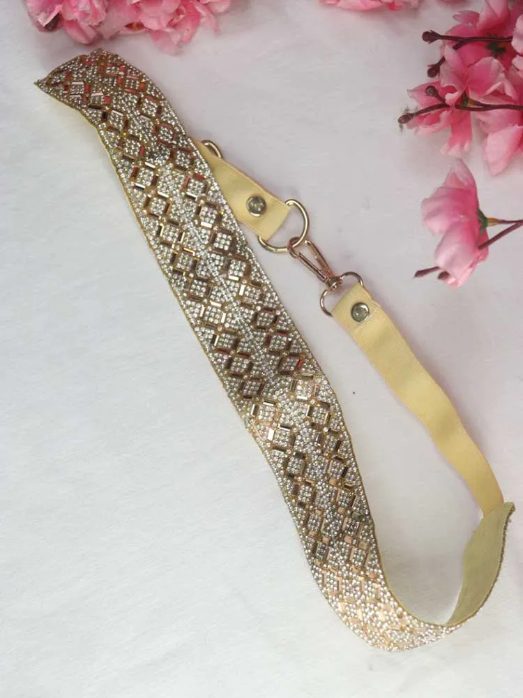 Stone Artisan for Traditional Belt Work - Expert in Crafting Authentic Designs